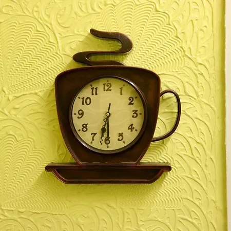 Exquisite Folk Victorian One-bed House: Holiday home *