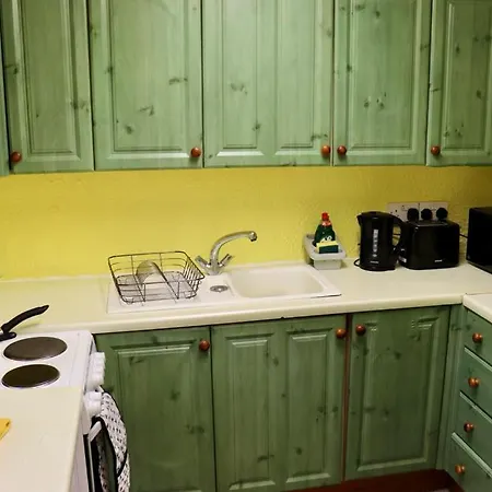 Exquisite Folk Victorian One-bed House: *