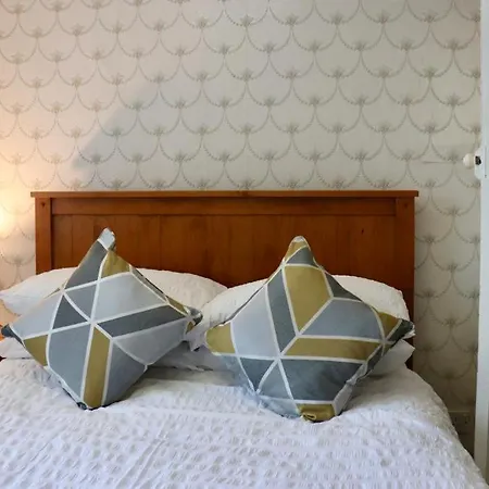 Vakantiehuis Exquisite Folk Victorian One-bed House: