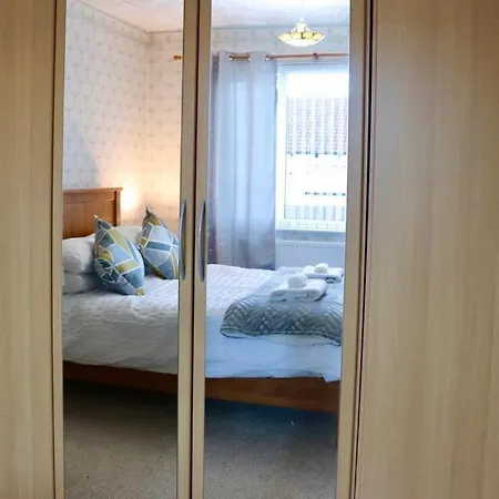 Holiday home Exquisite Folk Victorian One-bed House: Leeds (West Yorkshire)