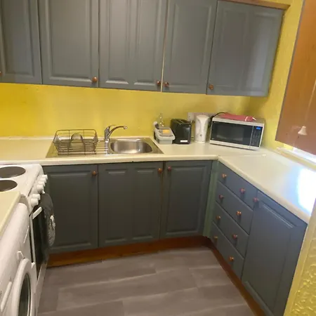 Exquisite Folk Victorian One-bed House: *