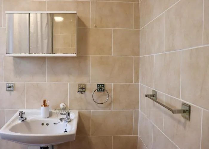 Exquisite Folk Victorian One-bed House: Holiday home